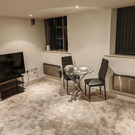 Lovely 1 Bedroom Apartment With Free Parking & Gym Kirkburton Экстерьер фото