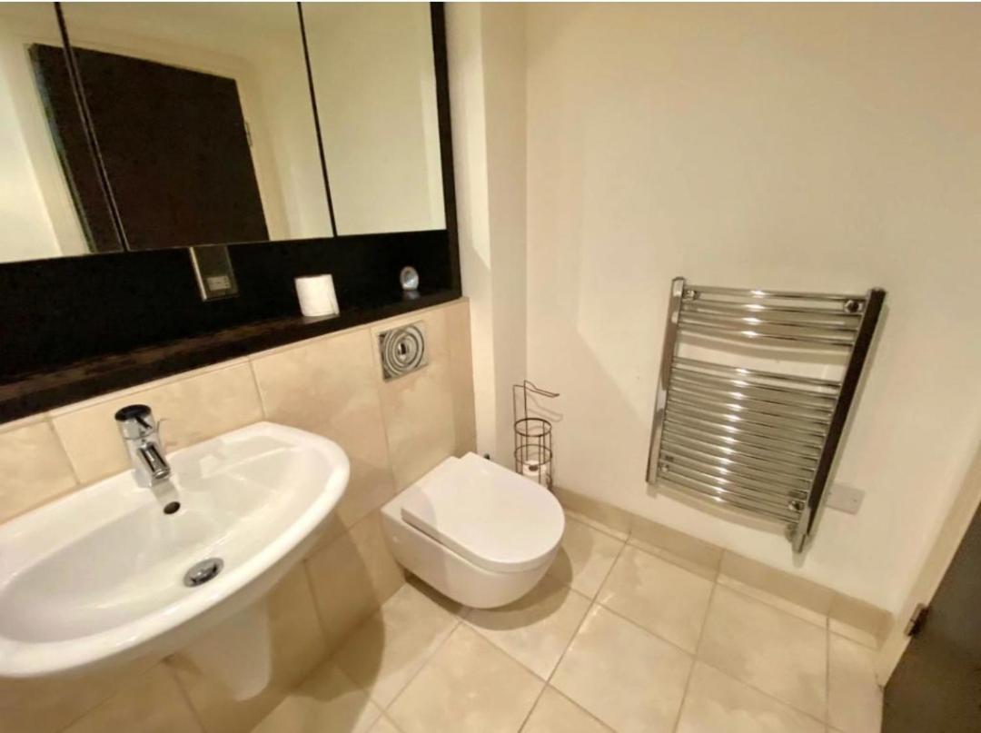 Lovely 1 Bedroom Apartment With Free Parking & Gym Kirkburton Экстерьер фото