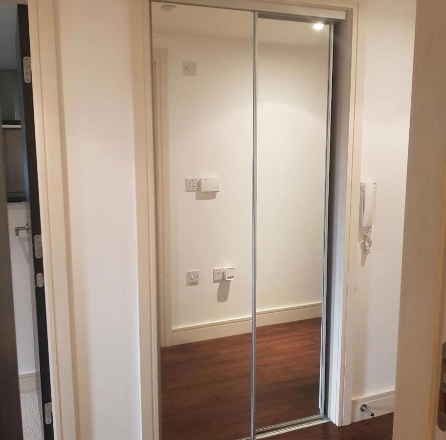 Lovely 1 Bedroom Apartment With Free Parking & Gym Kirkburton Экстерьер фото