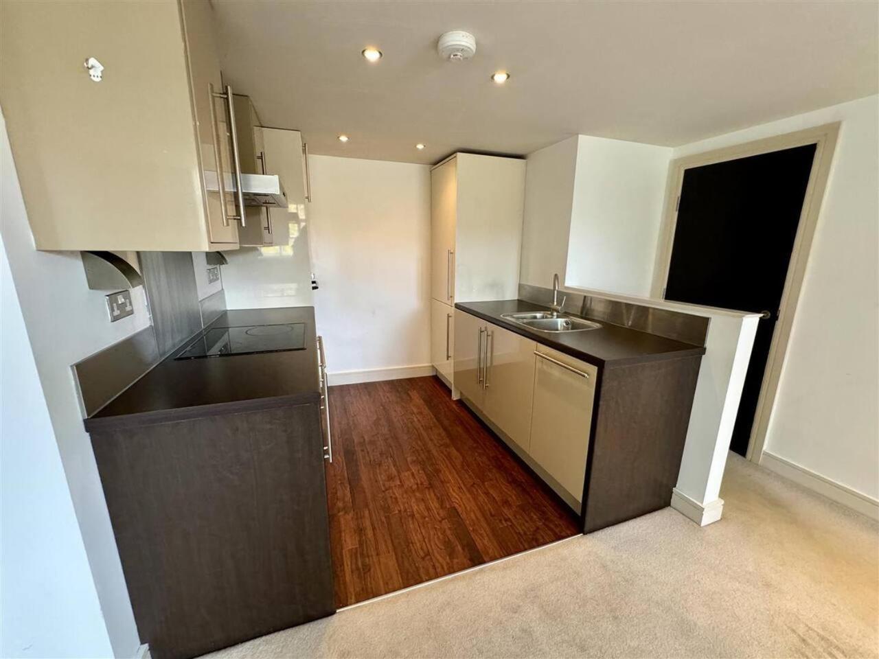 Lovely 1 Bedroom Apartment With Free Parking & Gym Kirkburton Экстерьер фото