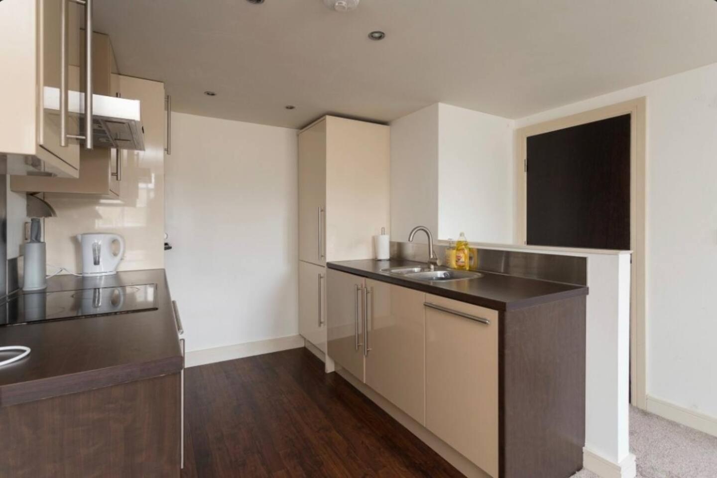 Lovely 1 Bedroom Apartment With Free Parking & Gym Kirkburton Экстерьер фото