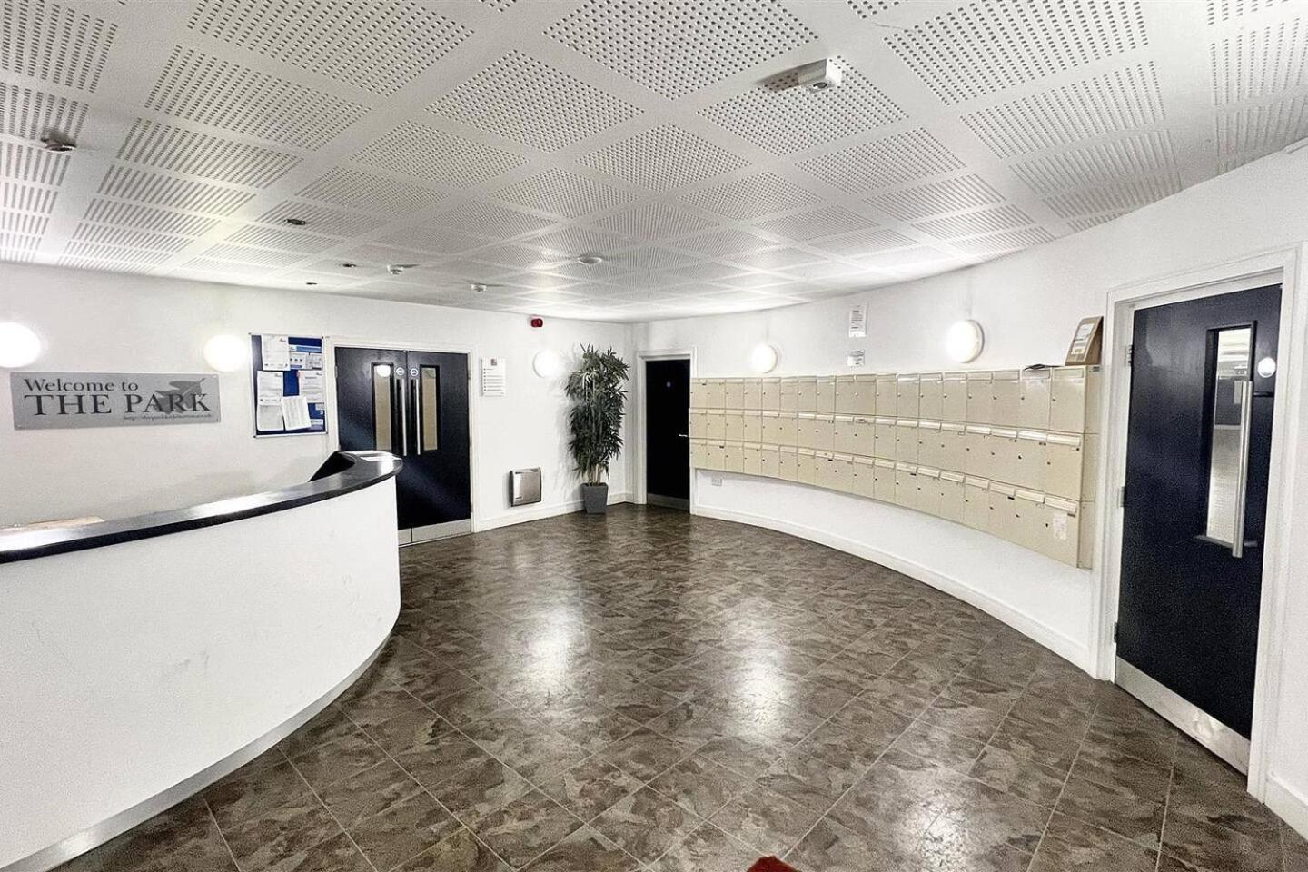 Lovely 1 Bedroom Apartment With Free Parking & Gym Kirkburton Экстерьер фото